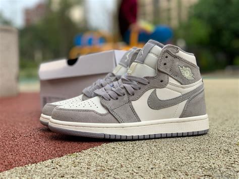 jordan 1 high women's.